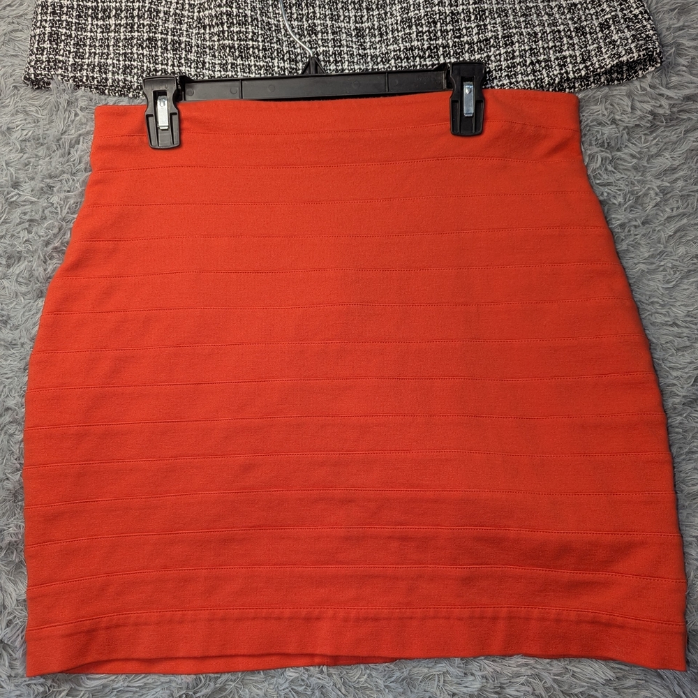 Black and Red Mini Skirt Bundle - Picture 4 of 8